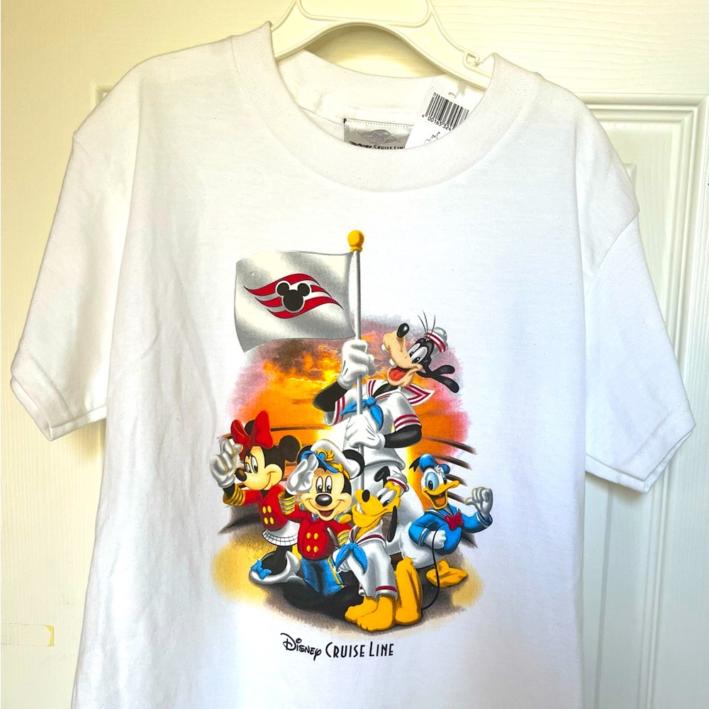 NWT. Disney Cruise Line Fab5 kids tshirt